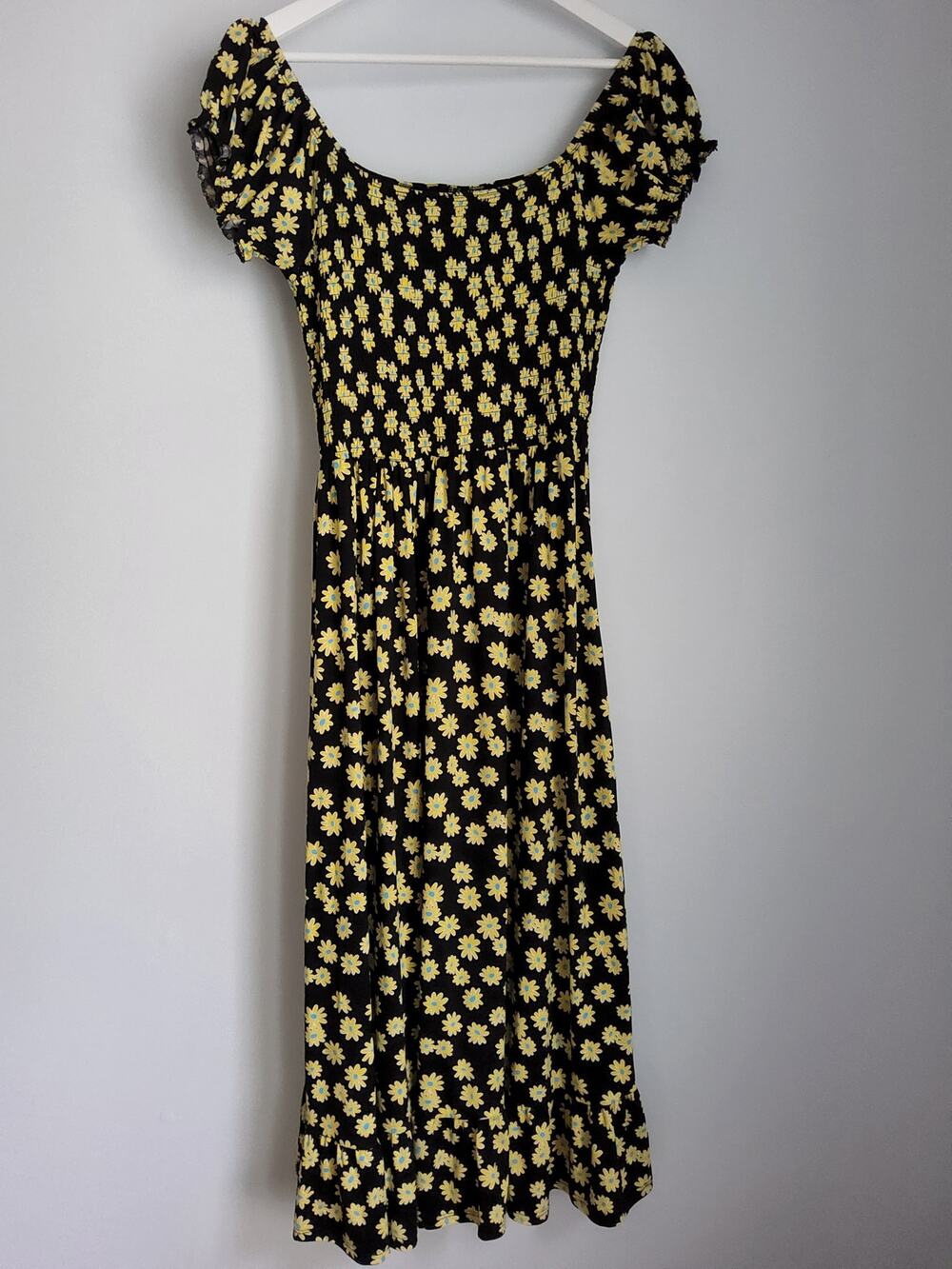 Urban Outfitters Tessie Smocked Floral Midi Dress Puff Sleeve Black Daisy M